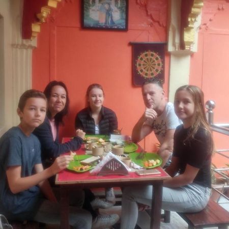 Kanha Paying Guest House Варанасі Екстер'єр фото