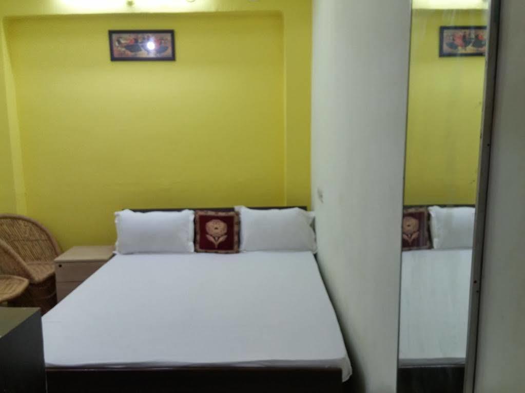 Kanha Paying Guest House Варанасі Екстер'єр фото