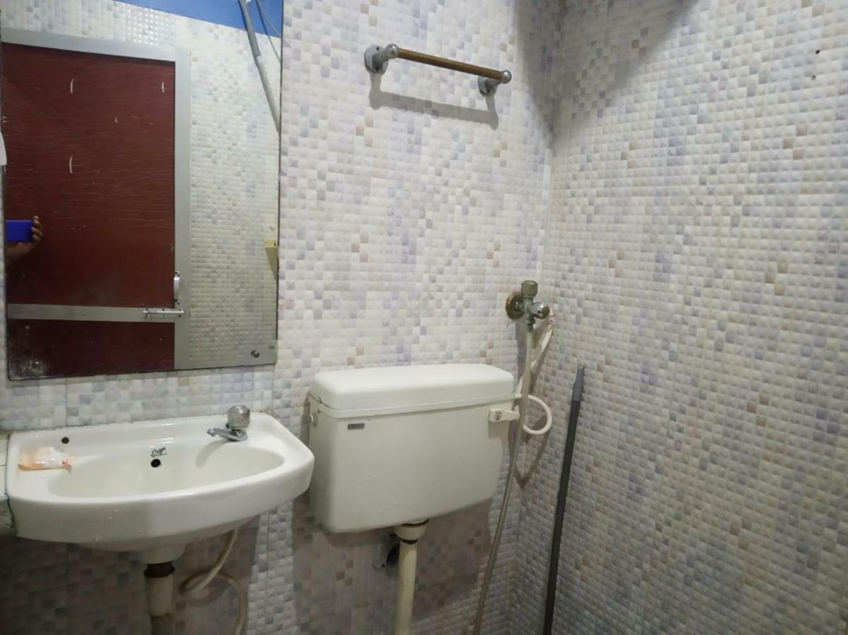 Kanha Paying Guest House Варанасі Екстер'єр фото